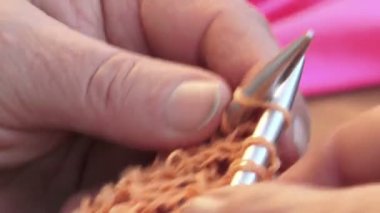 yaşlı kadın örgü