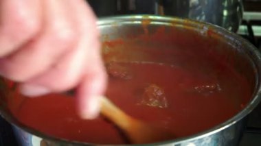 pişirme geleneksel İtalyan domates sosu 