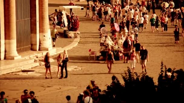 3 imágenes de la gente caminando - Coliseo — Vídeo de stock