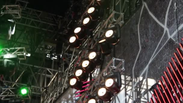 Concert podium verlichting verplaatsen — Stockvideo