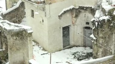 Matera, İtalya'nın çatılarda kar: kış gün, soğuk saat