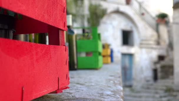 Coloridas cajas de fruta de madera — Vídeos de Stock