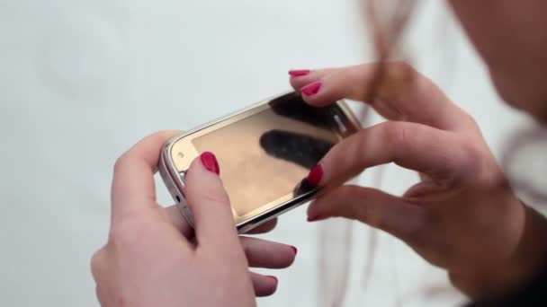 使用智能手机的女人 — 图库视频影像