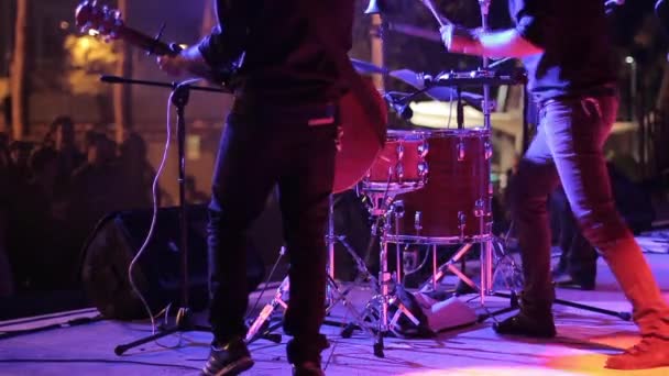 Live Concert muzikanten op het podium — Stockvideo