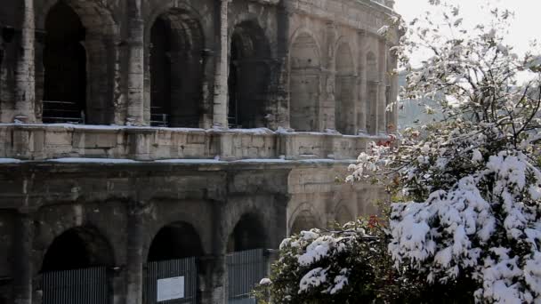 Colosseum onder de sneeuw — Stockvideo