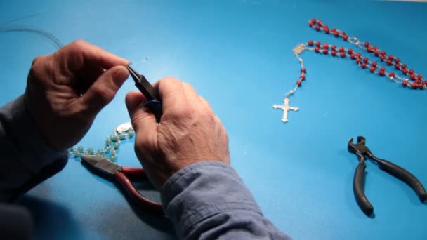 Close up on Creation rosary — Stock Video