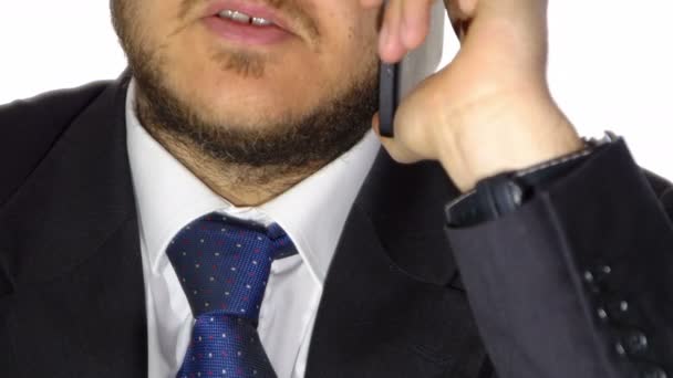 Hombre de negocios en el trabajo hablando con smartphone — Vídeos de Stock