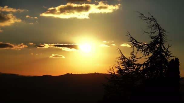 Piękny zachód słońca in Toskania — Wideo stockowe