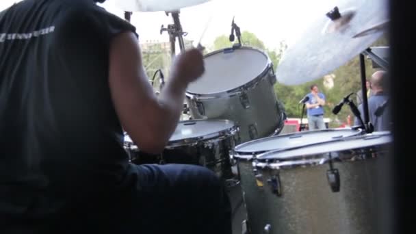 Músico tocando bateria — Vídeo de Stock