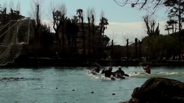 Torneio de pólo de canoa — Vídeo de Stock