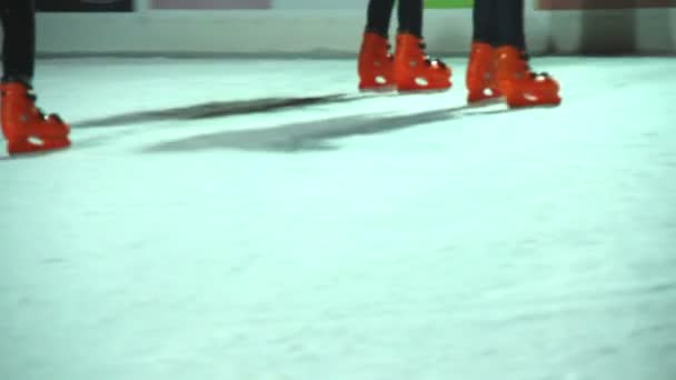 Folla di pattinatori su ghiaccio — Video Stock