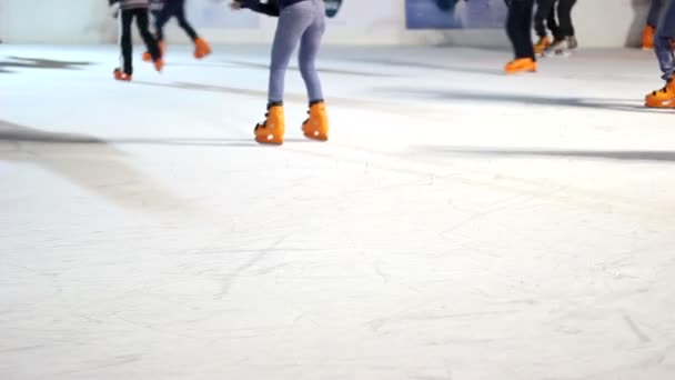 Multidão de patinadores de gelo — Vídeo de Stock