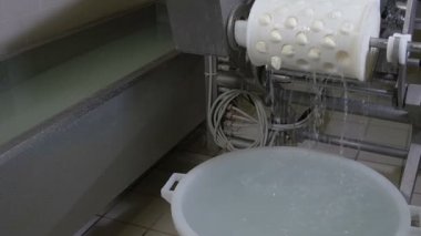 İtalyan mozzarella üretim süreci