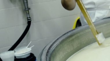 İtalyan mozzarella üretim süreci