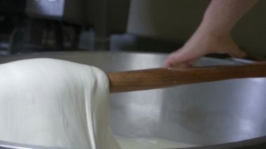 İtalyan mozzarella üretim süreci