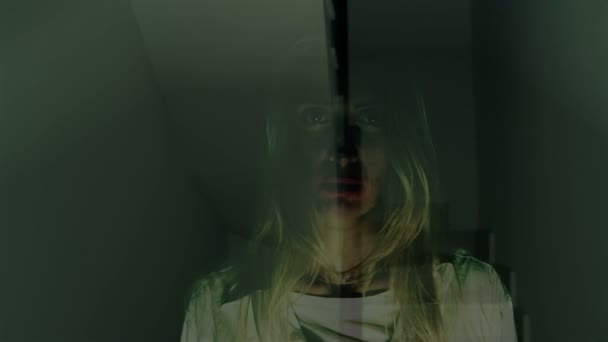 Donna fantasma urlando nella paura — Video Stock