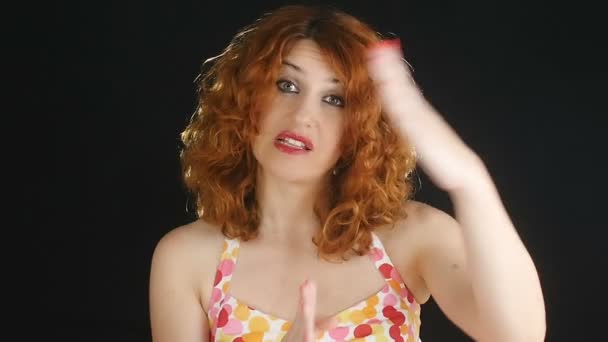 Femme gestuelle temps signe out — Video