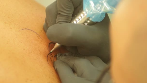 Detailed of the tatooer 'instruments — стоковое видео
