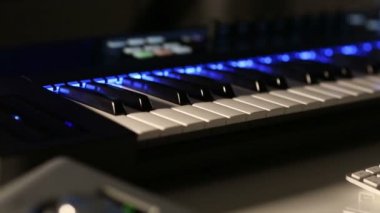 dijital müzik piyano synthesizer