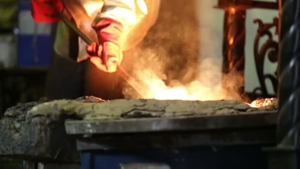 Pouring of molten iron — Stock Video