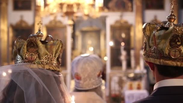 Ceremonia de boda ortodoxa — Vídeo de stock