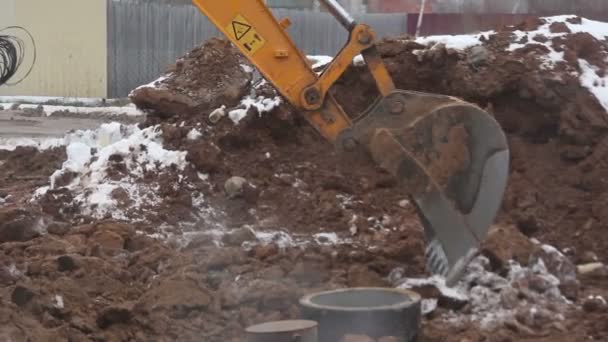 İnşaat alanında kazıcı — Stok video