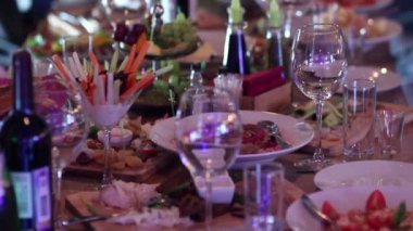 iyi restoranda yemek