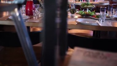 iyi restoranda yemek