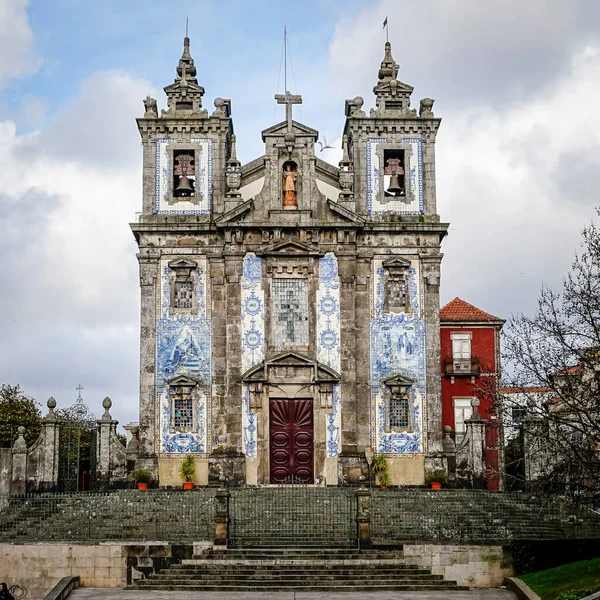 Iglesia San Ildefonso Elegant Століття Церква Покрита Білими Синіми Плитками — стокове фото