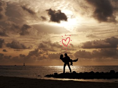 Gün batımında romantik Sevgililer günü