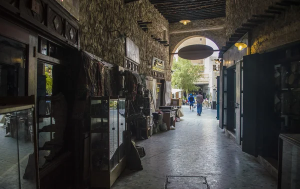 "souq waqif "- Marktplatz einer der wichtigsten traditionellen Märkte in doha - Naher Osten am 13. März 2016 um 10 Uhr — Stockfoto