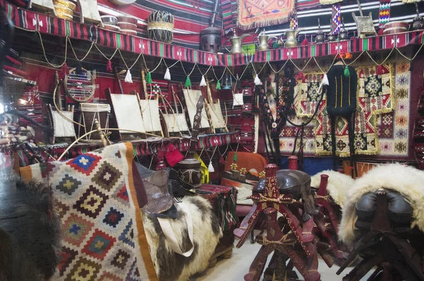 Арабский традиционный магазин в Сук Вакиф - один из главных традиционных рынков на Ближнем Востоке, 13 марта 2016 года в 10 часов утра — стоковое фото