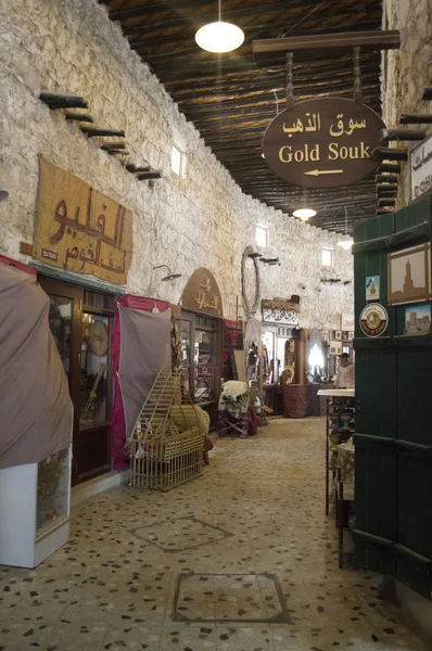 "Souq Waqif "- piacon, az egyik a hagyományos fő piactéren Doha - Közel-Kelet a március 13, 2016-ban 10 órakor — Stock Fotó