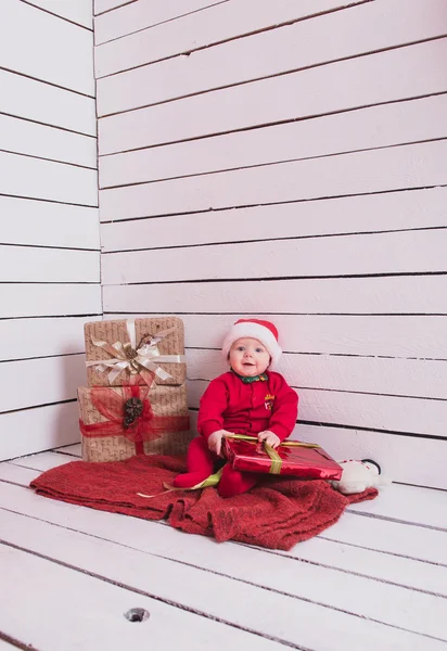 Gyönyörű baba karácsonyi fénykép lő-stúdió — Stock Fotó