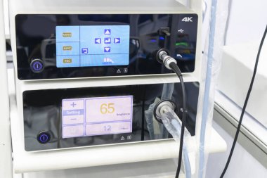 Tıbbi endoskoplar hastanın iç organına bakmak için kullanılır, örneğin sindirim sistemi ve diğer organlara..