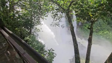 Barreiras, Bahia, Brezilya 'da Cachoeira do Acaba Vidas. Doğa manzarası, su yolu. Şelale.