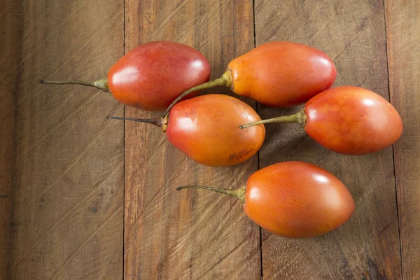 Delicioso árbol frutal de tomate Tamarillo . — Foto de Stock