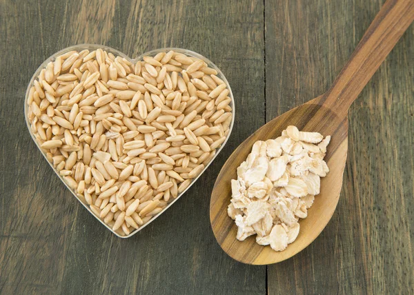 Avena y corazón. concepto de salud — Foto de Stock