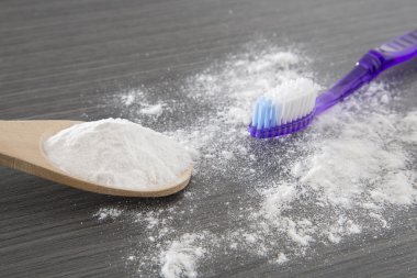 Diş fırçası ve kabartma tozunu temizlemek için