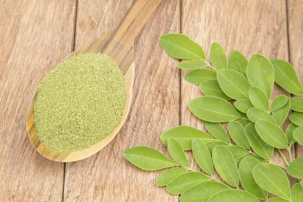 Moringa levelek és por — Stock Fotó