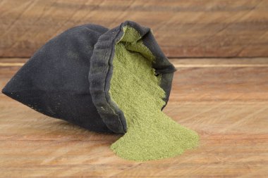 Hızla büyüyen Güney Asya yerli ağaç ve tropik simdi Moringa oleifera olduğunu.