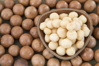 bir kase içinde Macadamia fındık