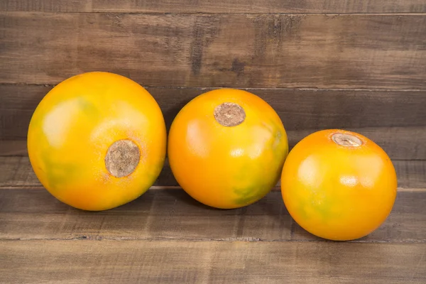 Lulo köstliche tropische Früchte - Solanum quitoense — Stockfoto