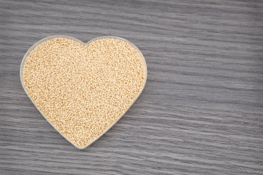 Kaşık ve kase şeklindeki kalp solmayan çiçek tohumları