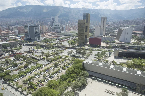 Medellín, Antioquia / Colombia - 16 September 2016. Overzicht van de stad van Medellin. Het werd opgericht op 2 maart 1616, toen de Spaanse veroveraars een klein stadje met de naam van San Lorenzo de Aburra had opgericht — Stockfoto