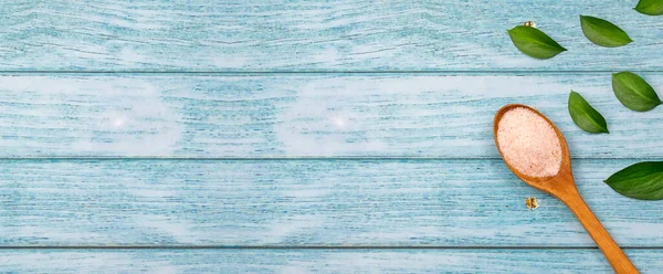 Himalaya pembe tuz kristalleri, Pakistan 'dan toz kırmızı kaya tuzu