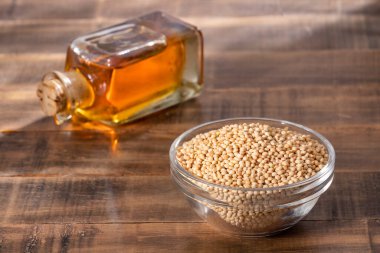 Yağ şişeli beyaz darı tohumları - sağlıklı yiyecekler