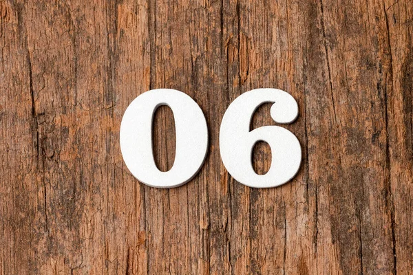 Rakam sıfır altı - Kırsal ahşap arka planda beyaz sayılar