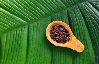 Çiğ siyah kinoa tohumları - Chenopodium kinoası