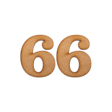 66 numara, beyaz arka planda izole edilmiş bir tahta parçası.